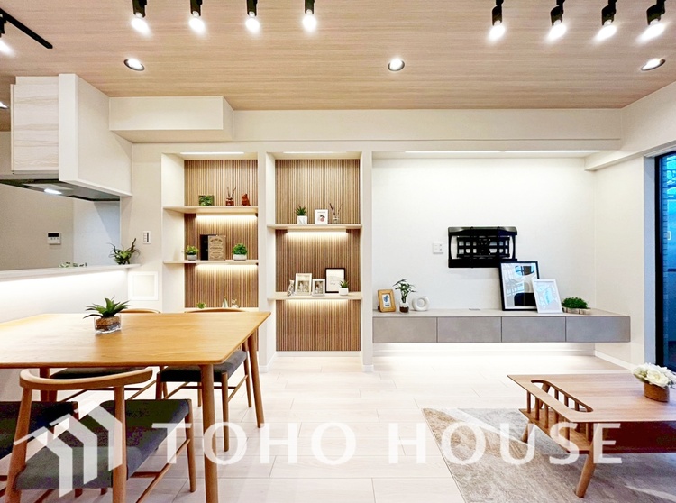 内装 「想像していた以上に広い」が写真を撮っているときの感想です。家事動線に配慮したプランによりご家族がくつろげる明るく広い空間が確保できました。