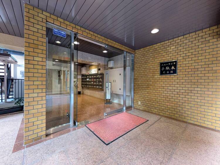 その他 上質感漂う玄関アプローチです。