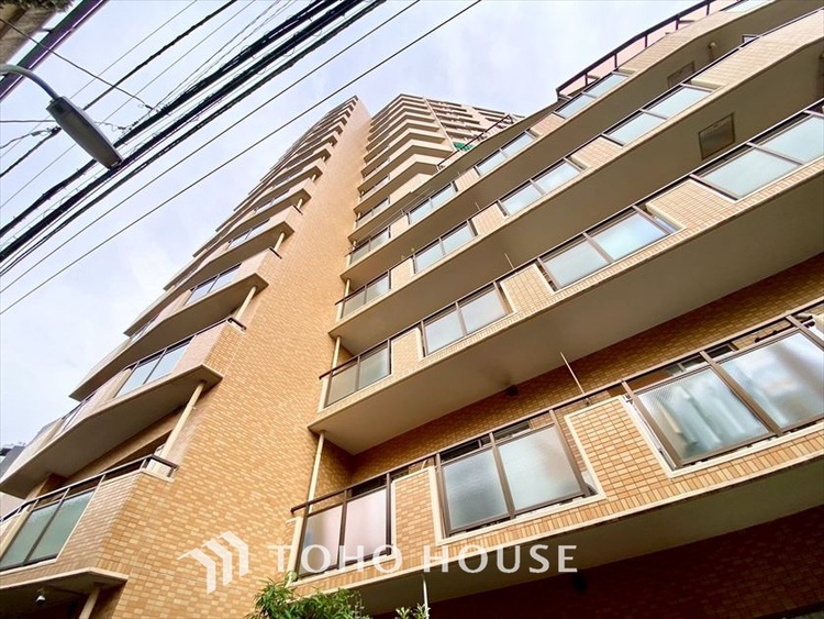 外観 【APPEARANCE】◆陽光◆が差し込む。この開放的な空間に家族の笑顔が集う。家族が一緒に過ごす空間は明るく、そして居心地よく。