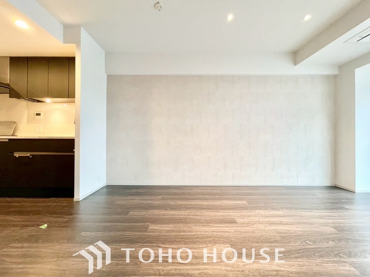 内装 【LIVING】◆陽光◆が差し込む。この開放的なLDKに家族の笑顔が集う。家族が一緒に過ごす空間は明るく、そして居心地よく。