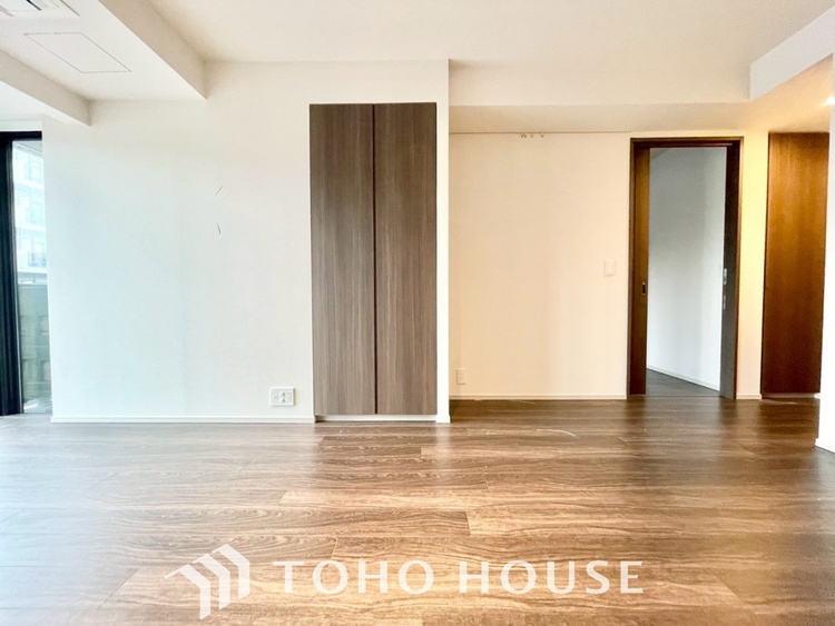 内装 【LIVING】◆住む喜び、楽しさ、感動◆を君と共有したい。いつまでもずっと家族を見渡せるこの広い空間で。