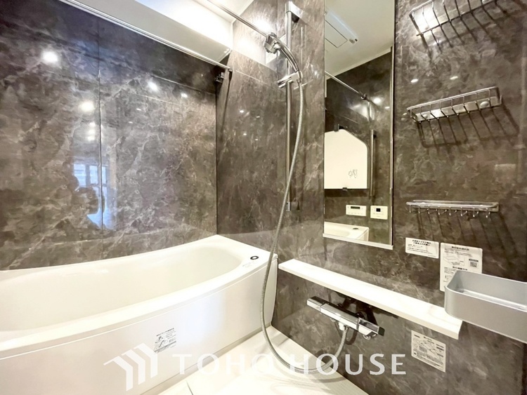 風呂 【BATHROOM】◆プライベートな空間◆simpleだからrelaxできるんです。こころもからだもキレイさっぱり。