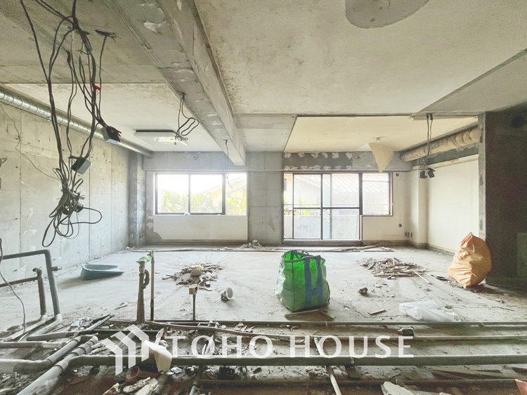 内装 現在改装中◆煌びやか◆愛おしい家族との団欒の時間をより一層幸せなものに感じさせる煌びやかなLDK。輝かしい毎日が待っています。