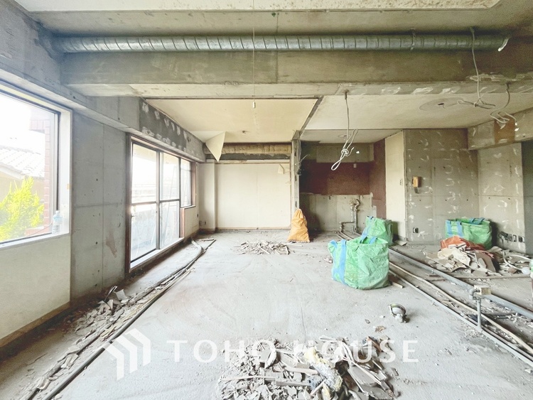 内装 現在改装中◆属毛離裏◆子は父を手本とし、母に愛育されて成長する。家族の深い繋がり。いつまでも大切にしたい。