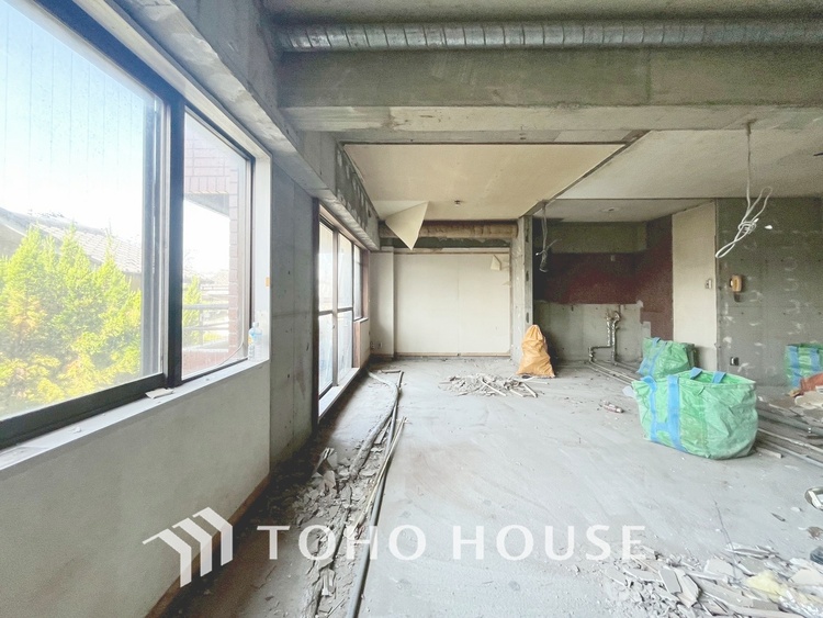 内装 現在改装中◆眩い◆光が燦々と入り、家族の笑顔を照らす。「いつまでも続いて」と願う夢のような毎日がここにある。