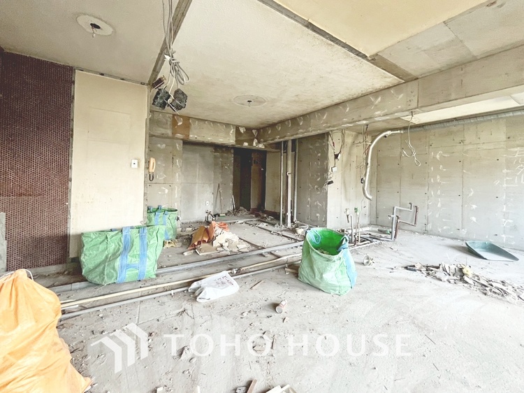 内装 現在改装中◆扉を◆開くとこの景色。家族の”おかえり”の声が聞こえてきそう。