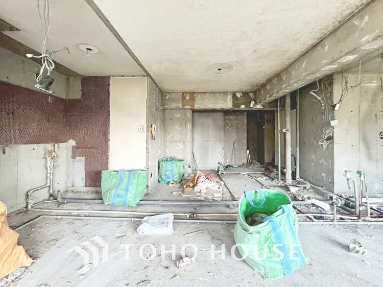 内装 現在改装中◆住む喜び、楽しさ、感動◆を君と共有したい。いつまでもずっと家族を見渡せるこの広い空間で。