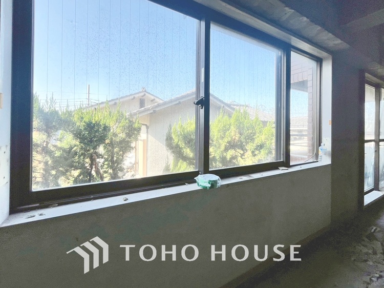 洗面 現在改装中◆快適◆煌びやかな暮らしの中にも忘れたくない快適さ。大きな収納が助けてくれます。