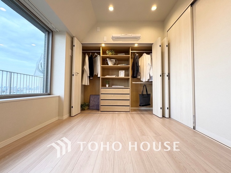 内装 【PRIVATE ROOM】◆快適◆な暮らしに不可欠な収納スペース。快適さとともに思い出も詰まっていく。