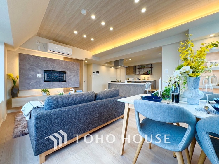 内装 【LIVING】◆陽光◆が差し込む。この開放的なLDKに家族の笑顔が集う。家族が一緒に過ごす空間は明るく、そして居心地よく。