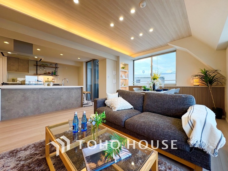 内装 【LIVING】◆住む喜び、楽しさ、感動◆を君と共有したい。いつまでもずっと家族を見渡せるこの広い空間で。