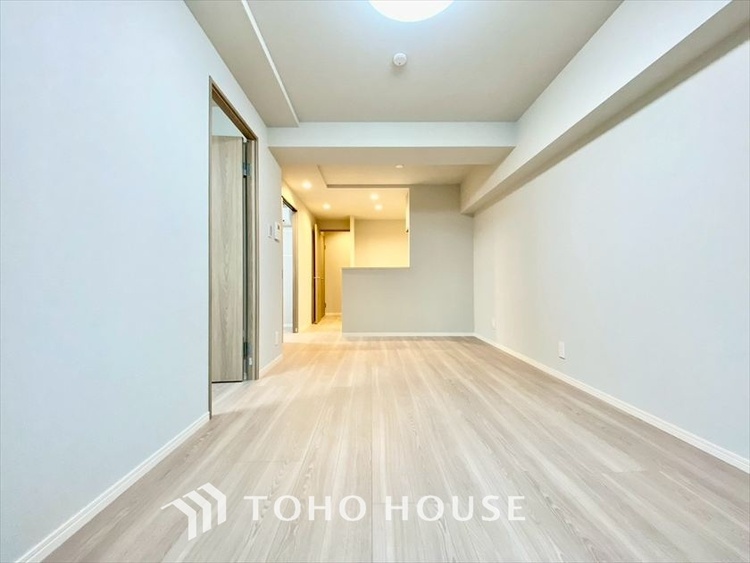 内装 【LIVING】◆扉を◆開くとこの景色。家族の”おかえり”の声が聞こえてきそう。