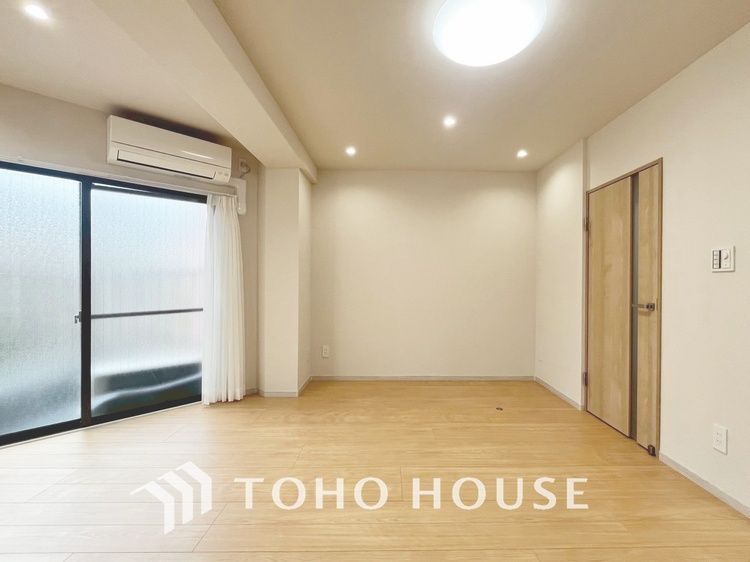 内装 【LIVING】◆眩い◆光が燦々と入り、家族の笑顔を照らす。「いつまでも続いて」と願う夢のような毎日がここにある。