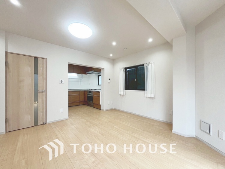 内装 【LIVING】◆住む喜び、楽しさ、感動◆を君と共有したい。いつまでもずっと家族を見渡せるこの広い空間で。