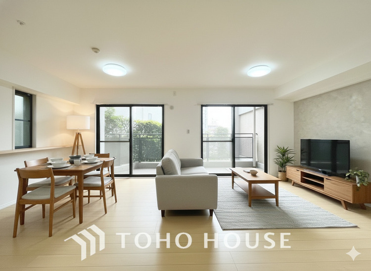 内装 【LIVING】◆煌びやか◆愛おしい家族との団欒の時間をより一層幸せなものに感じさせる煌びやかなLDK。輝かしい毎日が待っています。※この画像の家具の配置には、CGによる加工を施しております。