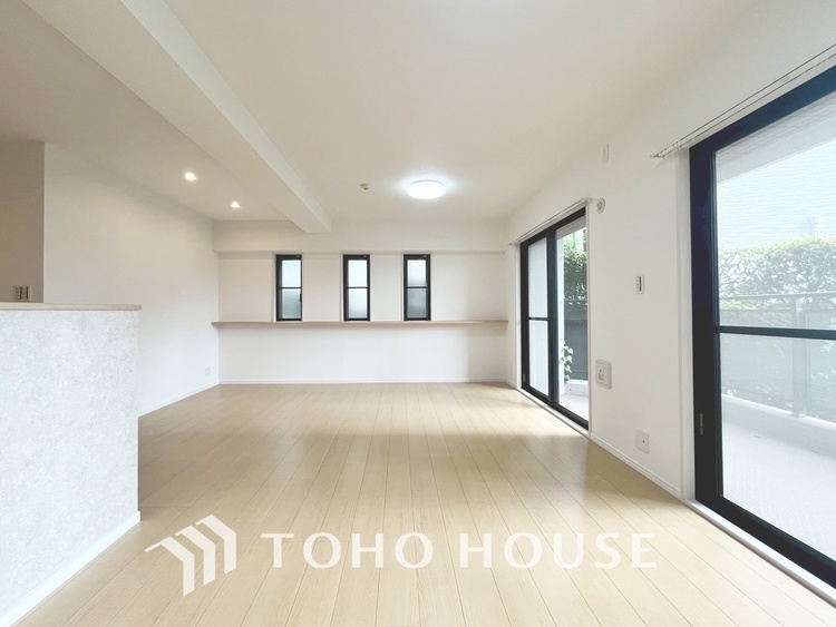 内装 【LIVING】◆Sunshine◆光が燦々と入り、いるだけで気持ちいい。「開放的でゆとりあるお部屋です。」