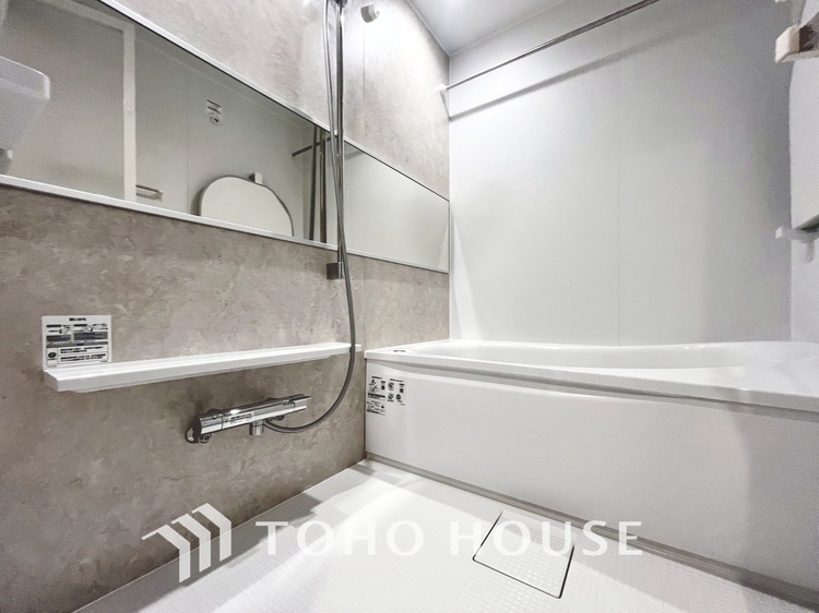 風呂 【BATHROOM】◆プライベートな空間◆simpleだからrelaxできるんです。こころもからだもキレイさっぱり。