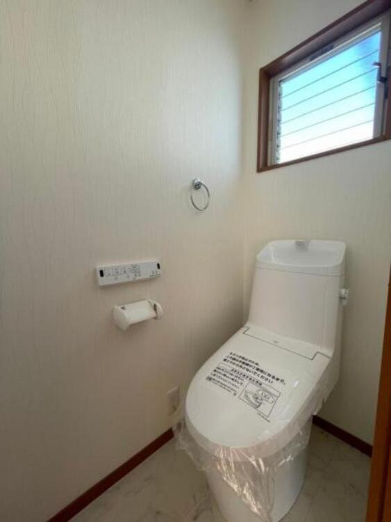 トイレ 毎日使うトイレは落ち着きと清潔感のあるデザイン  