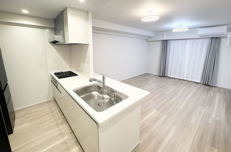 キッチン キッチンカウンターキッチンで料理中も家族団欒の時間を共有できます♪開放感あふれるやすらぎ空間です♪※一部家具消し加工を施しています。