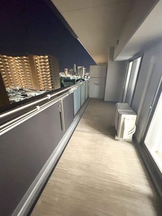 その他 バルコニー奥行き1800ｍｍの広々バルコニー♪スロップシンクもありお掃除も楽ちんです♪