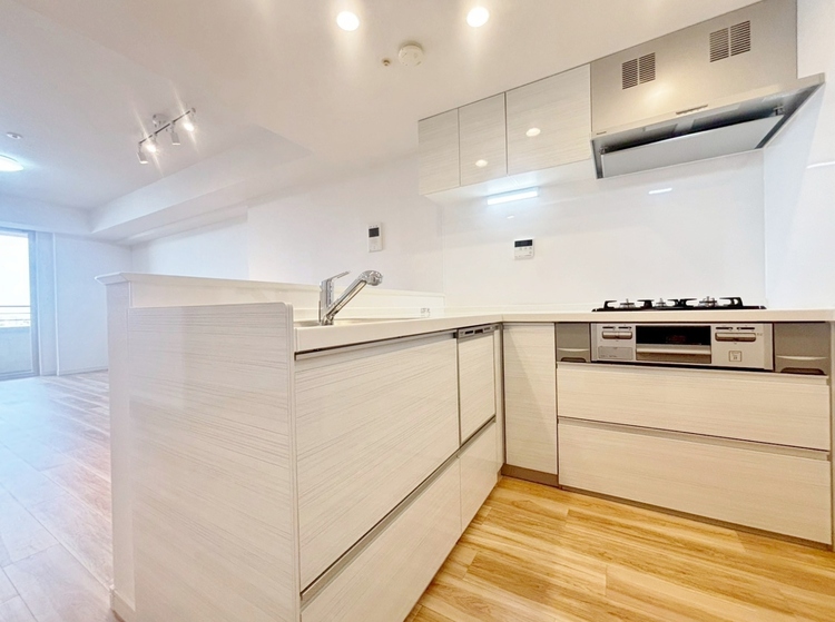 キッチン 洗練されたスタイリッシュなデザイン性と使いやすさを備えた仕様。