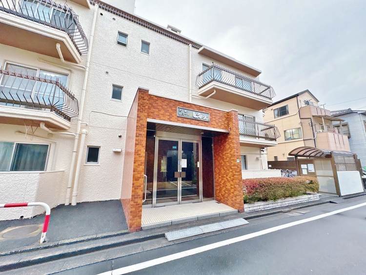 エントランス エントランスは、毎日の行き帰りで使う大事な空間です。