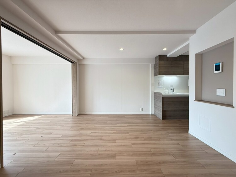 居間 居心地の良い空気感は、暮らしのステージを彩り、心からのやすらぎと満足感を与えてくれます。