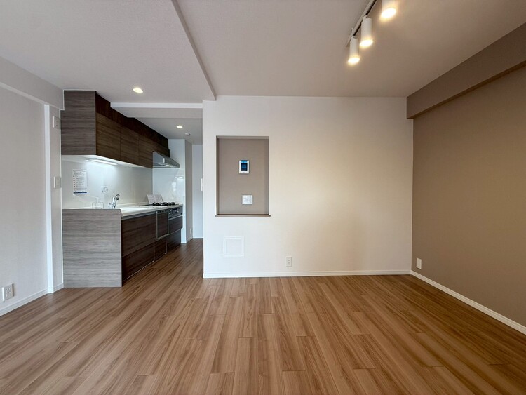 居間 飾り過ぎないシンプルな内装と偏り過ぎないデザインで統一しました。