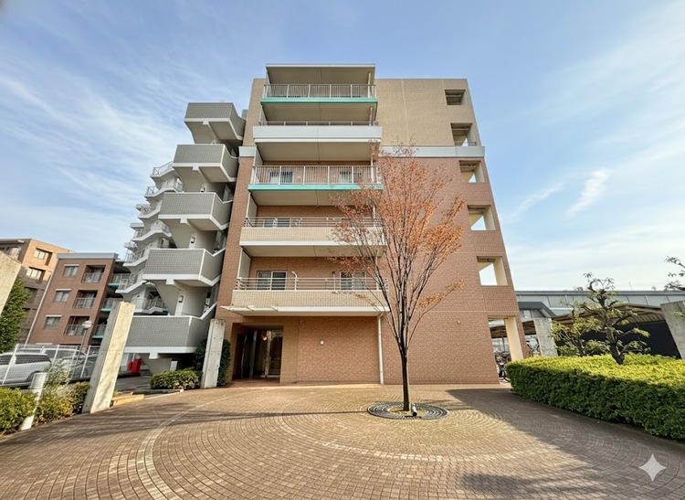 外観 資料には掲載していない情報が、現地にはたくさんあります。是非一度、現地をご確認ください。