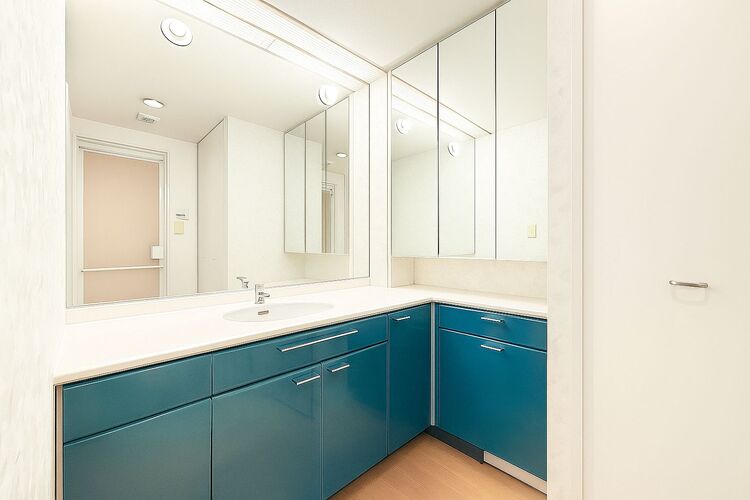 洗面 何かと物が増える場所だからこそ、スッキリと見映えの良い空間に。（ＣＧ空室加工済み）