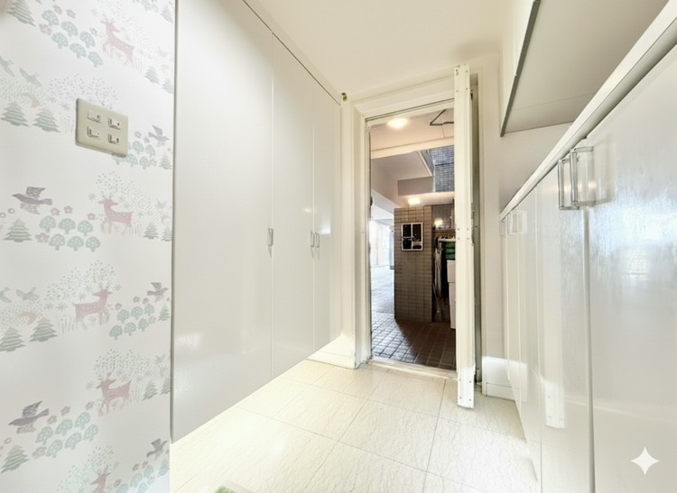 玄関 シューズボックスを完備した玄関です。（ＣＧ空室加工済み）