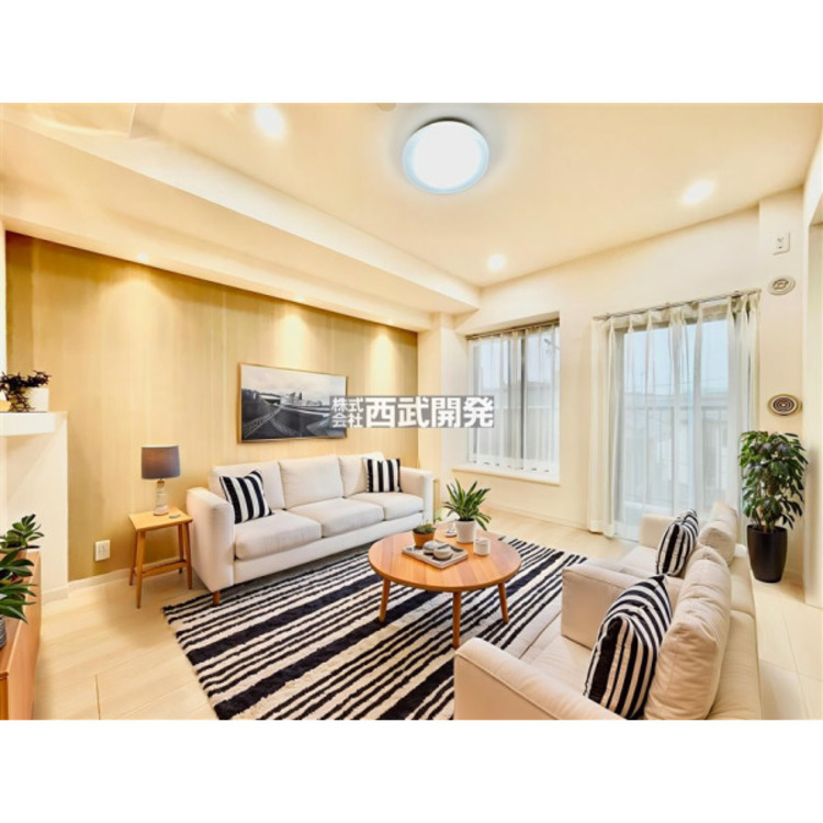 居間 配置してある家具や小物はCGによるイメージです。