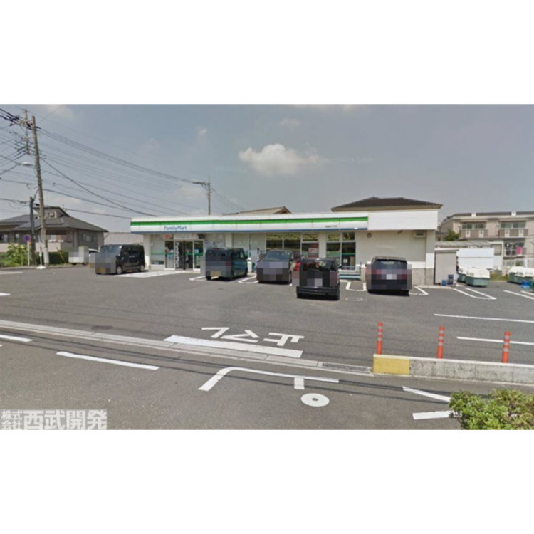 周辺 ファミリーマート東浦和3丁目店(約560m)