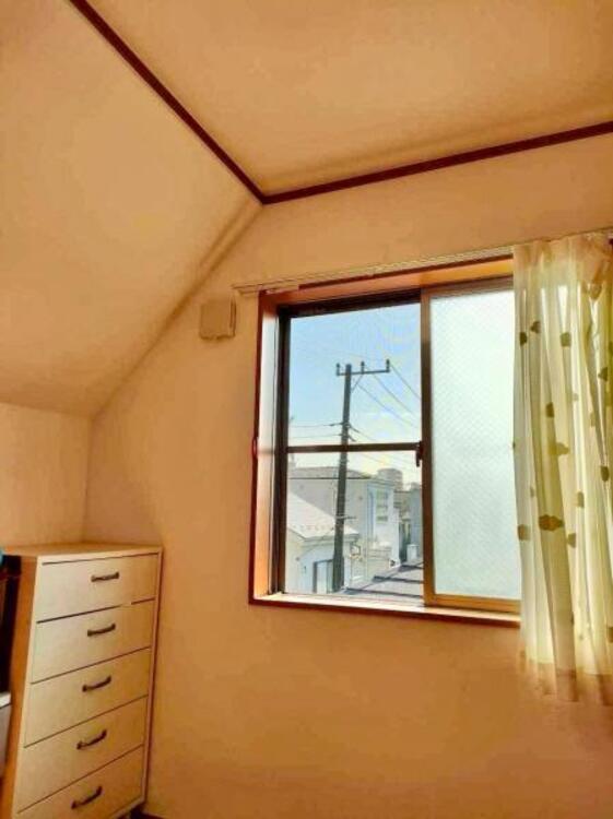 内装 住まう方自身でカスタマイズして頂けるようにシンプルにデザインされた室内。自由度が高いので家具やレイアウトでお好みの空間を創り上げられます。