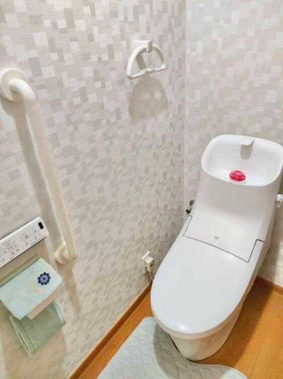 トイレ 清潔感溢れるトイレ。落ち着いた空間で安らぎのひとときをお過ごしいただけます。