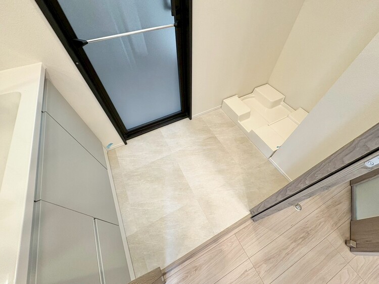 その他 十分な広さの脱衣所。