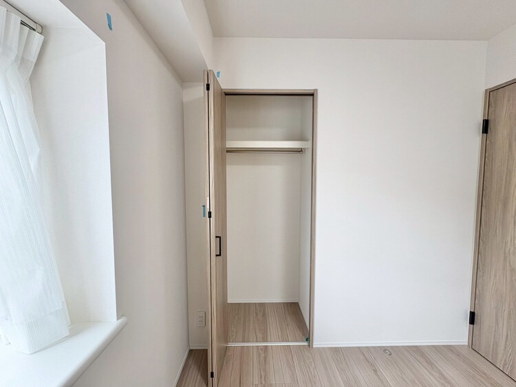 その他 収納スペースが付いていて、お部屋を広く使っていただけます。