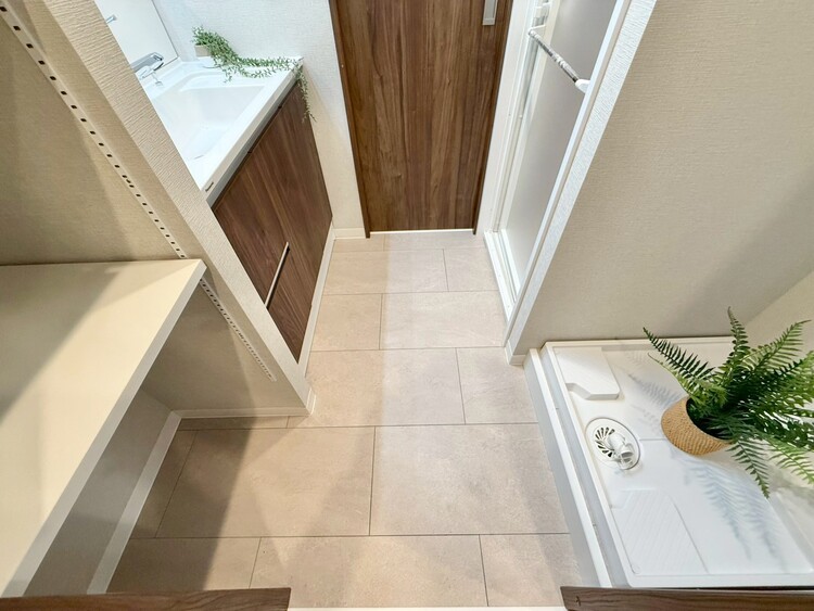 その他 十分な広さの脱衣所。