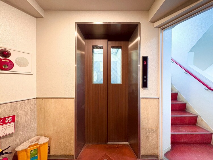 その他 エレベーター完備のため荷物が多くなっても安心。