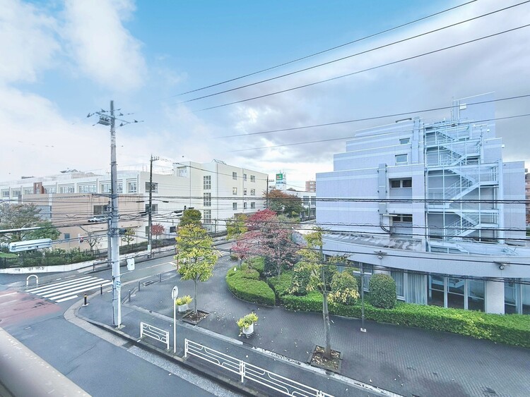 その他 眺望や窓からの景色が良いと、家で過ごす時間も快適です。