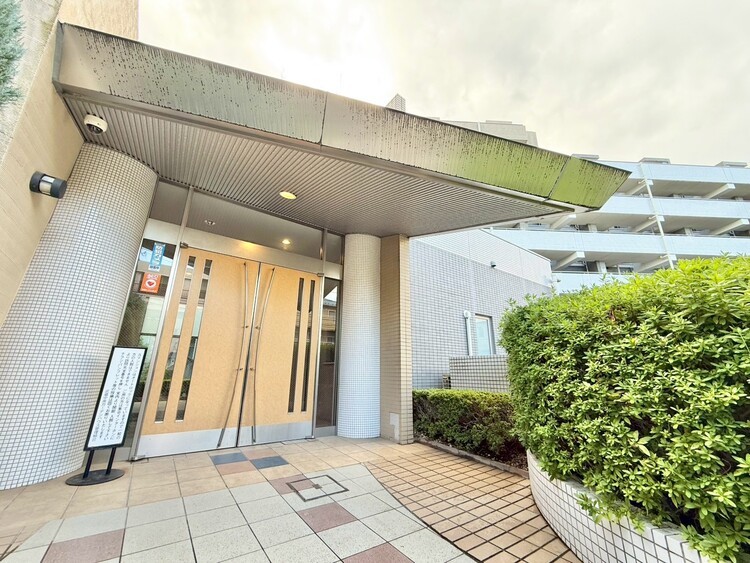 その他 上質感漂う玄関アプローチです。