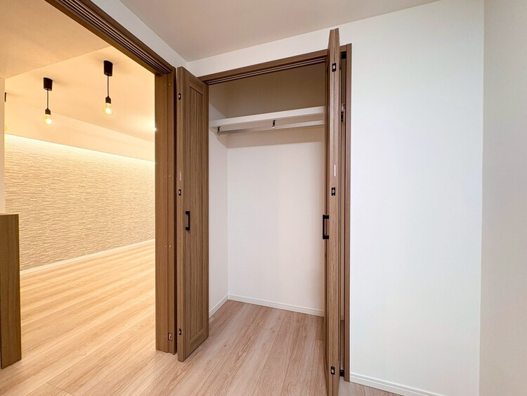 その他 収納スペースが付いていて、お部屋を広く使っていただけます。