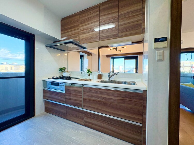 その他 開放感のあるキッチンスペース。調理をしながら、会話も弾みそうですね。