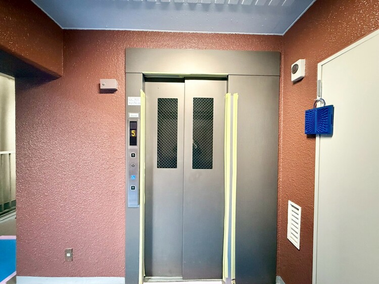 その他 エレベーター完備のため荷物が多くなっても安心。