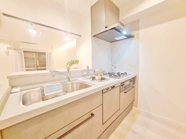 その他 開放感のあるキッチンスペース。調理をしながら、会話も弾みそうですね。