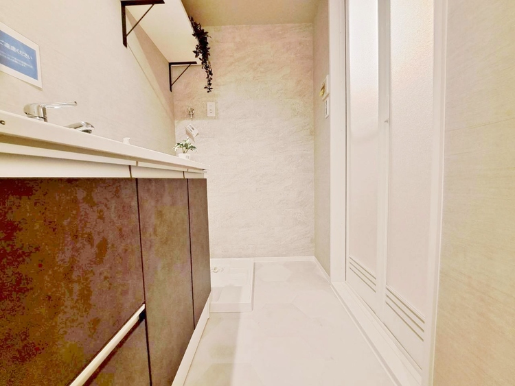 その他 十分な広さの脱衣所。