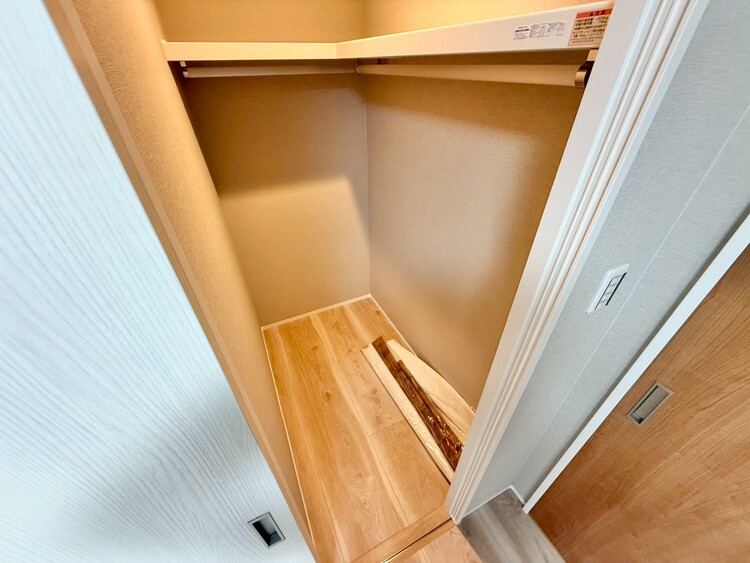 その他 収納スペースが付いていて、お部屋を広く使っていただけます。