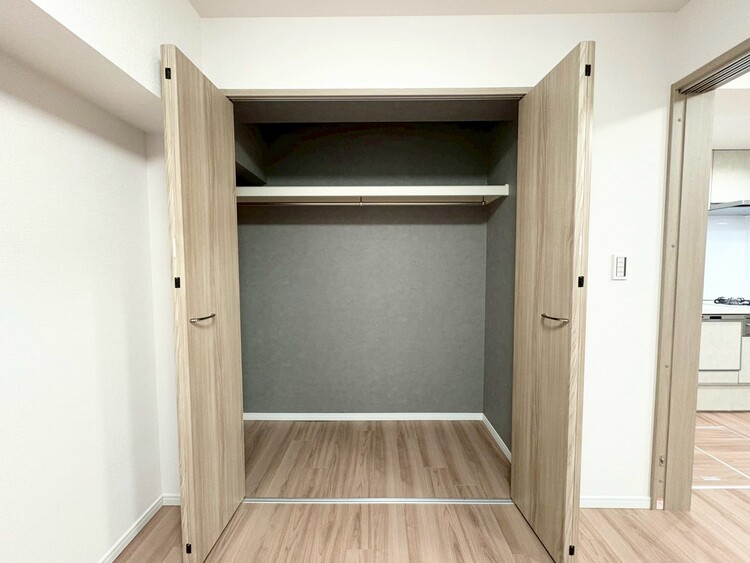 その他 収納スペースが付いていて、お部屋を広く使っていただけます。
