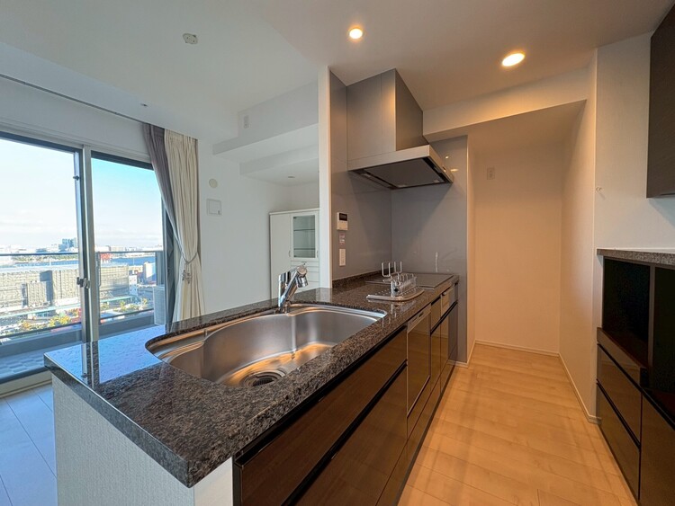 その他 開放感のあるキッチンスペース。調理をしながら、会話も弾みそうですね。