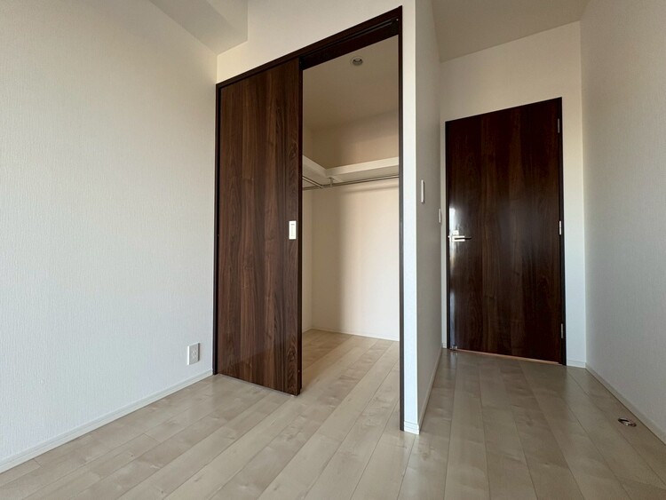 その他 収納スペースが付いていて、お部屋を広く使っていただけます。